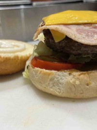رویال برگر Royal burger 