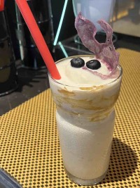 شیک بادام زمینی milkshake peanut 